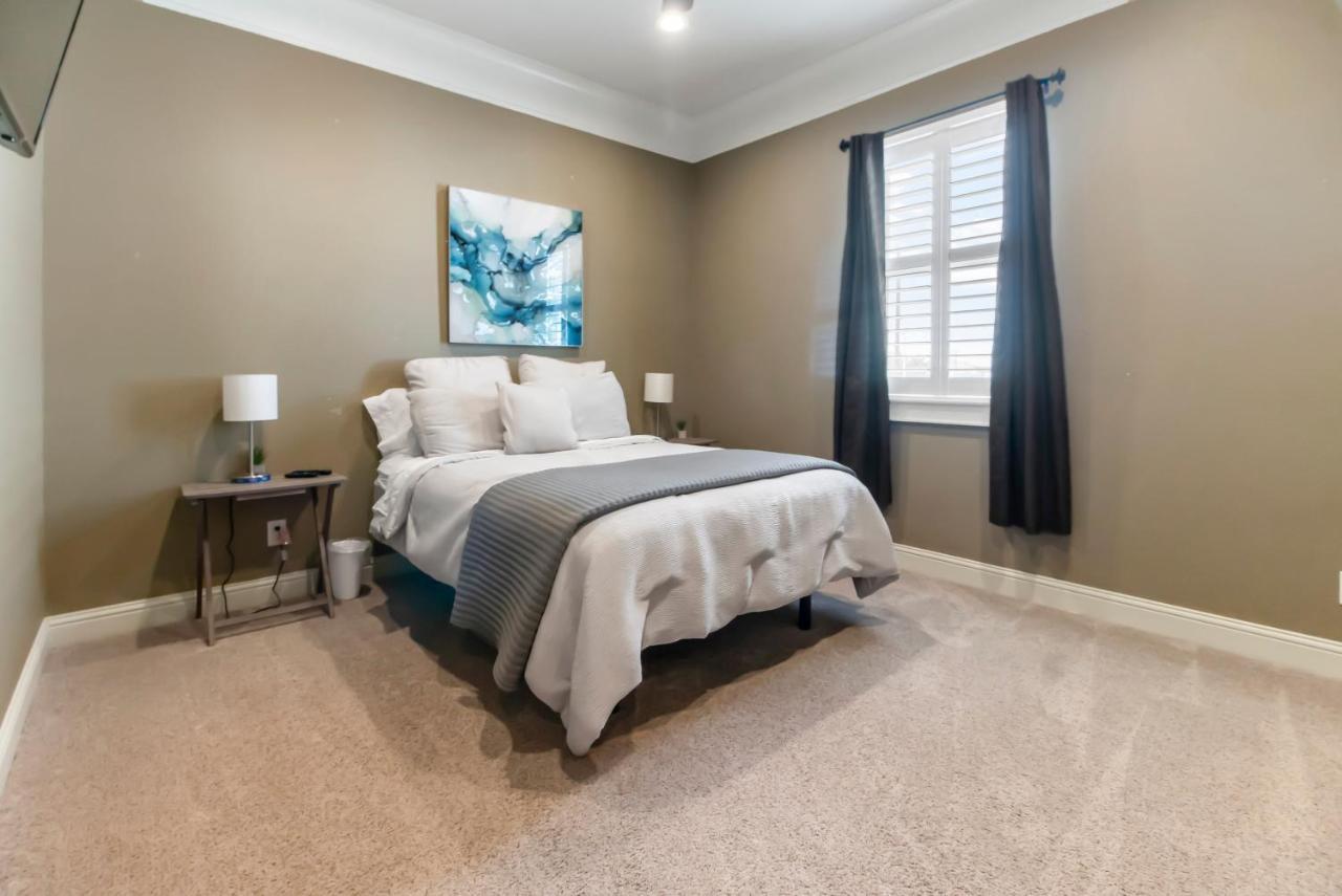 Luxury Waterfront Home Family And Pet Friendly Near Surfside Beach 11 Mins Freeport Ngoại thất bức ảnh