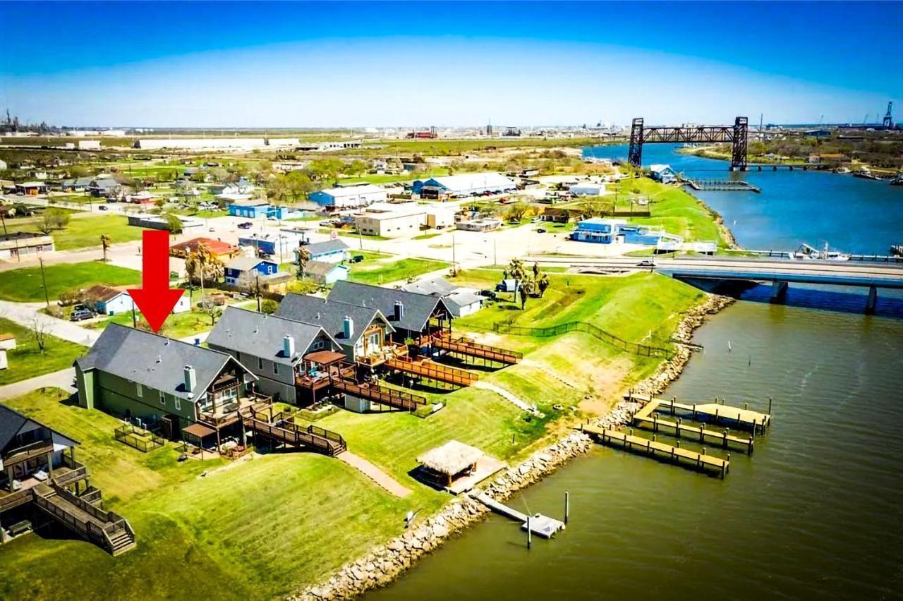 Luxury Waterfront Home Family And Pet Friendly Near Surfside Beach 11 Mins Freeport Ngoại thất bức ảnh