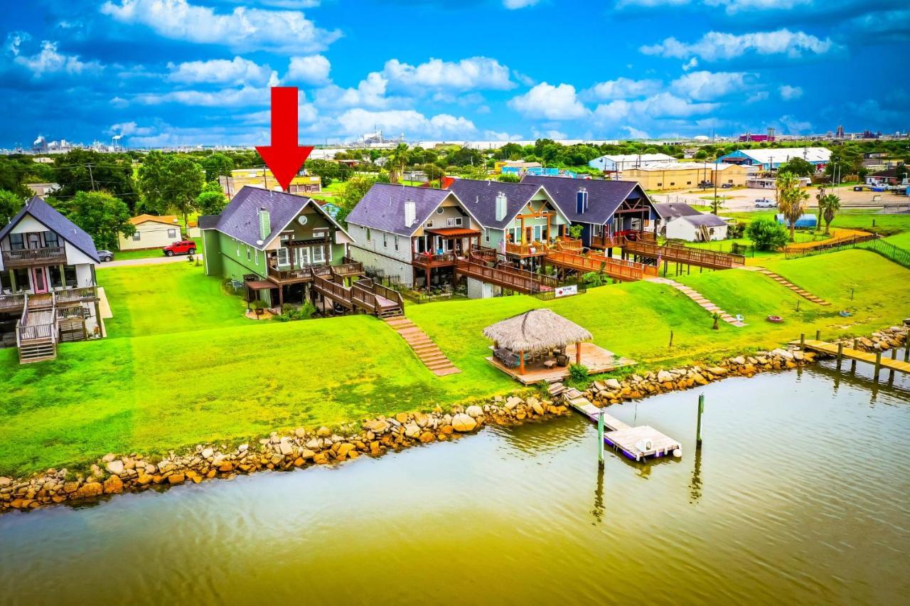 Luxury Waterfront Home Family And Pet Friendly Near Surfside Beach 11 Mins Freeport Ngoại thất bức ảnh