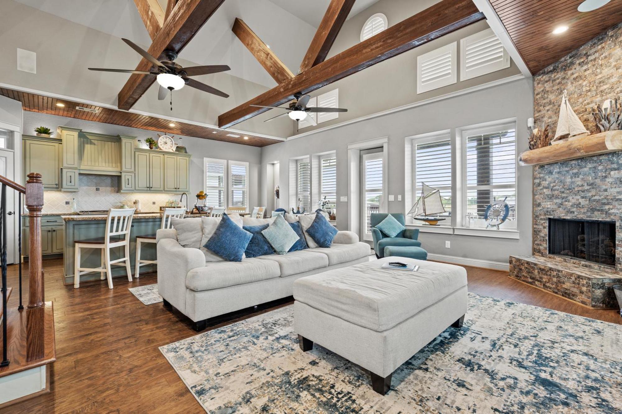 Luxury Waterfront Home Family And Pet Friendly Near Surfside Beach 11 Mins Freeport Ngoại thất bức ảnh