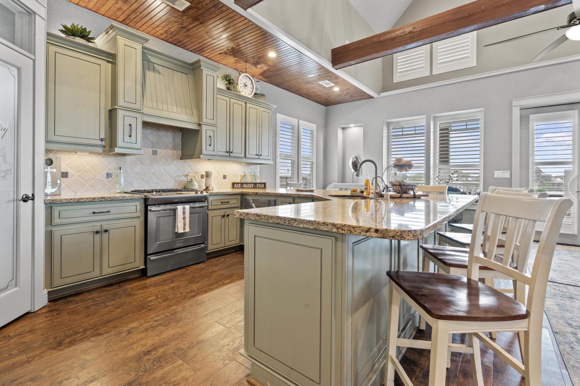 Luxury Waterfront Home Family And Pet Friendly Near Surfside Beach 11 Mins Freeport Ngoại thất bức ảnh