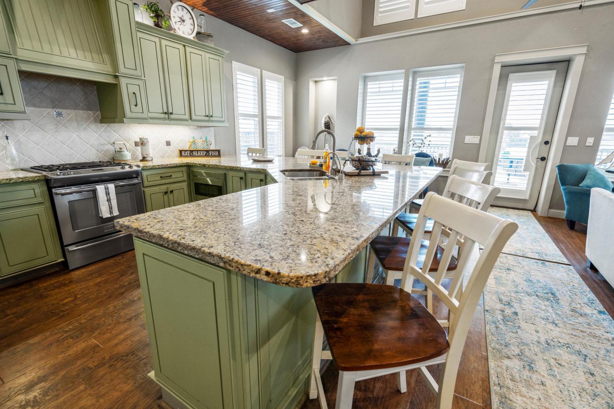 Luxury Waterfront Home Family And Pet Friendly Near Surfside Beach 11 Mins Freeport Ngoại thất bức ảnh