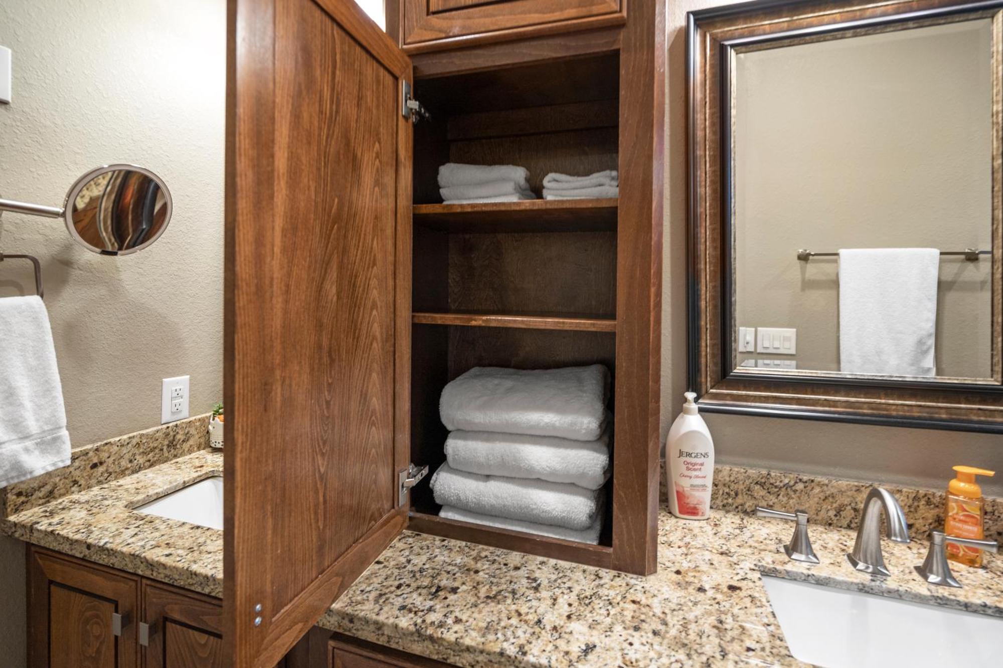 Luxury Waterfront Home Family And Pet Friendly Near Surfside Beach 11 Mins Freeport Ngoại thất bức ảnh